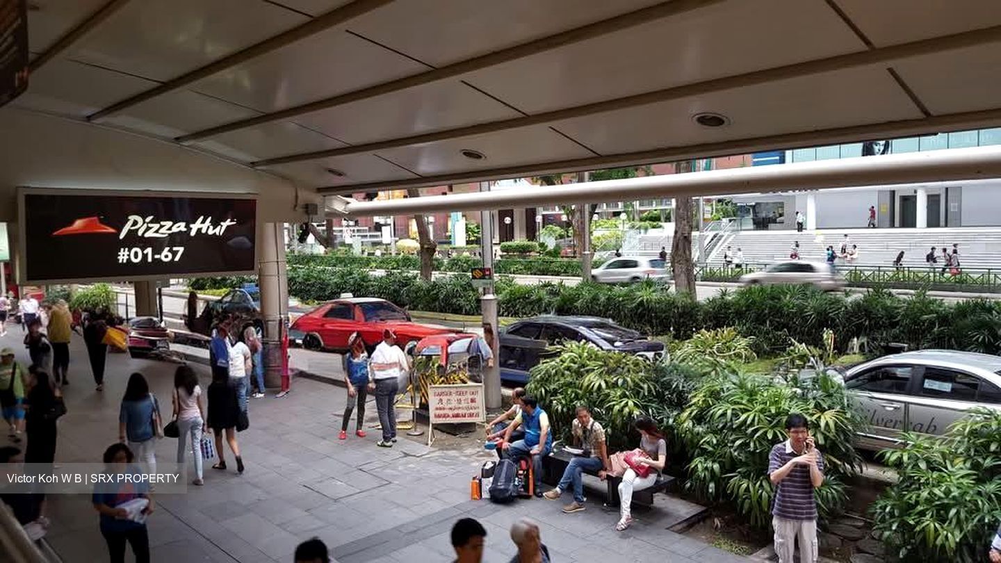 Lucky Plaza (D9), Shop House #582263441
